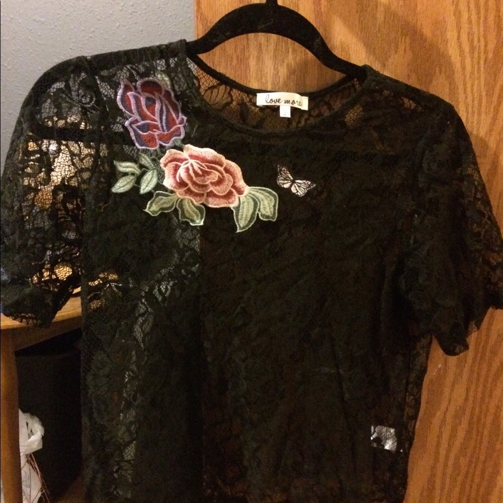 Short sleeve lace top